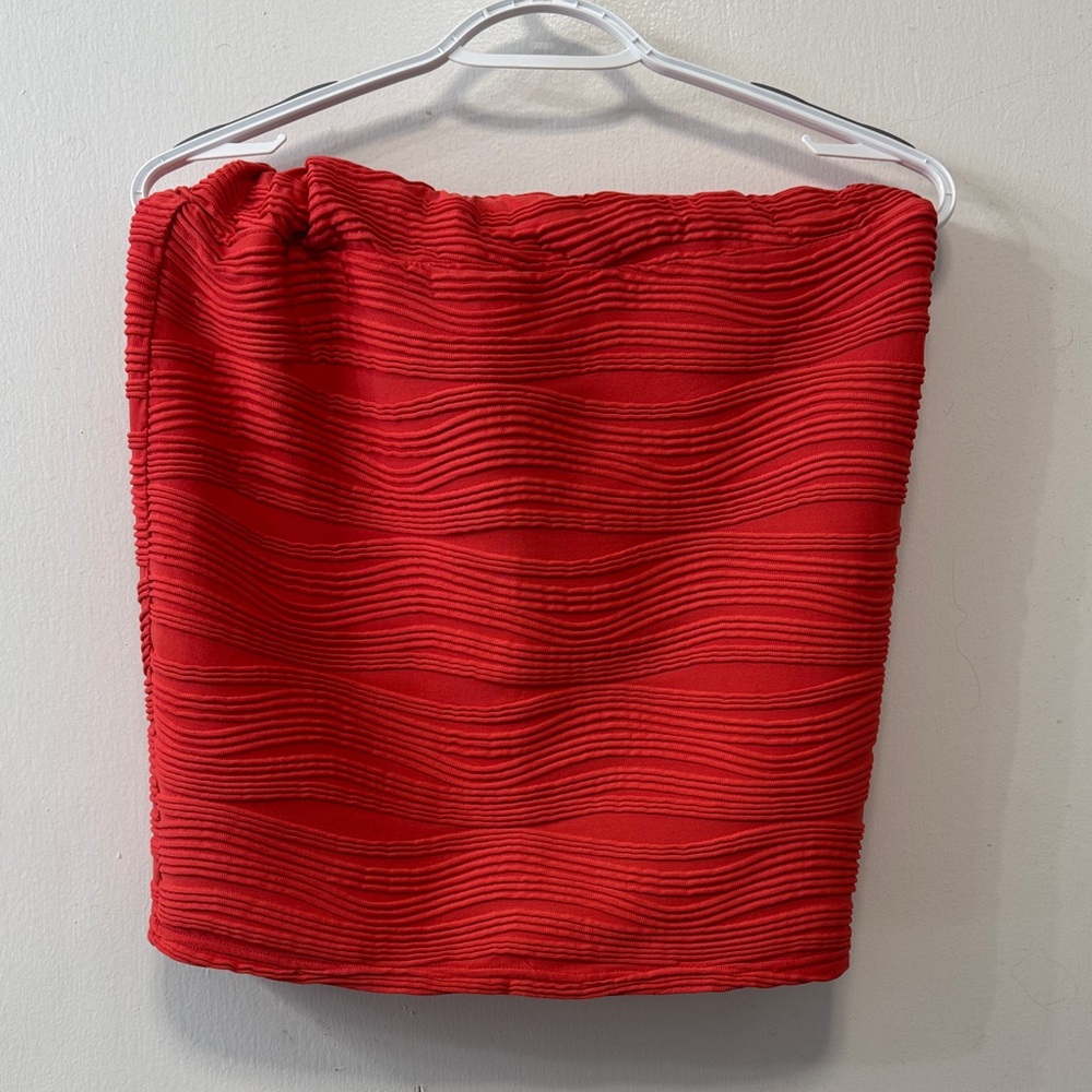 Elegant Red Textured Pencil Skirt